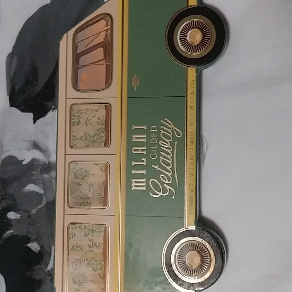 Milani eyeshadow palette